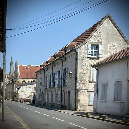 Le Nid Senlisien, * Senlis (Oise)